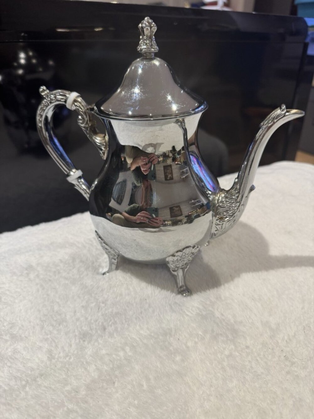 Vintage Leonard Silverplate Metal Ornate Floral Footed Coffee Tea Pot 8.5in